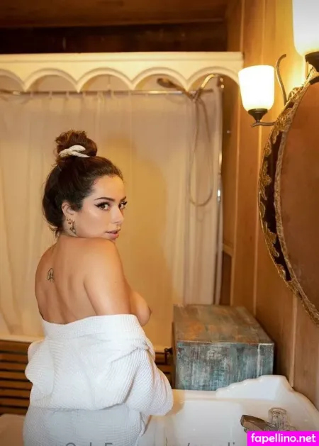 Rosalielessard 1 OnlyFans Thumbnail #1jVX4q5JMY