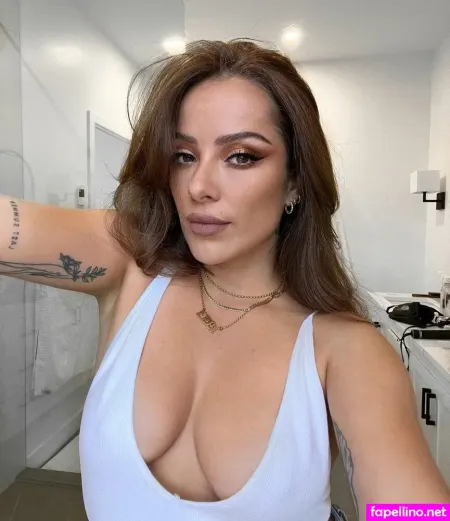 Rosalielessard 1 OnlyFans Thumbnail #F56f9PviFN