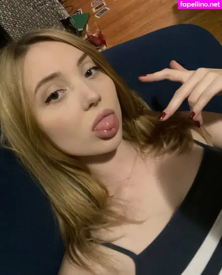 Rosalindcorrupts OnlyFans Thumbnail #NMONoRuN0V