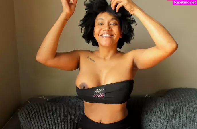 Rosalinecapulet OnlyFans Thumbnail #pPdqKiD4UL