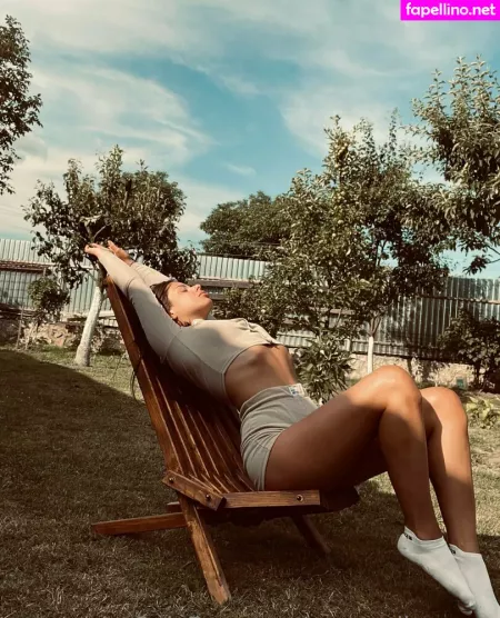 Rosamelloveyou OnlyFans Thumbnail #UxuZ5wuzH2