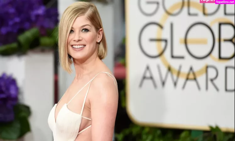 Rosamund Pike OnlyFans Thumbnail #R202diQRqm