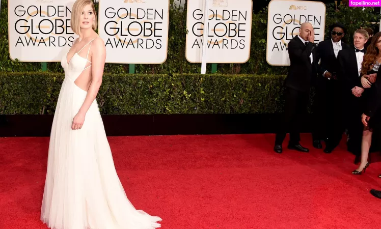 Rosamund Pike OnlyFans Thumbnail #hRf8RbGiNm