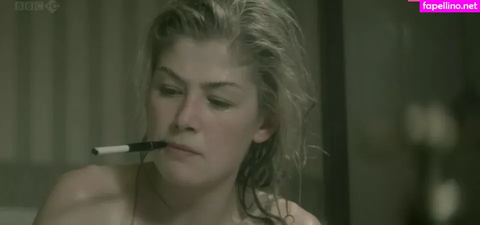 Rosamund Pike OnlyFans Thumbnail #s7LZarryoS