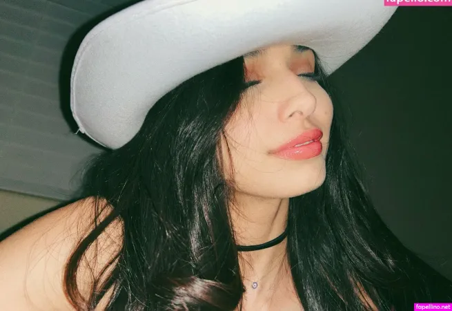 Rosaraexx Main Profile Photo