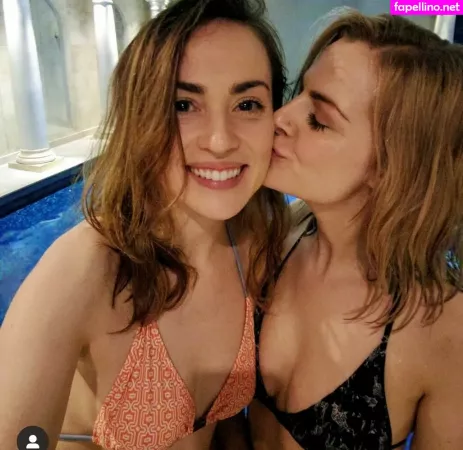 Rose And Rosie OnlyFans Thumbnail #0tGODz3zND