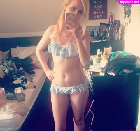 Rose And Rosie OnlyFans Thumbnail #A3RPEz0FKT