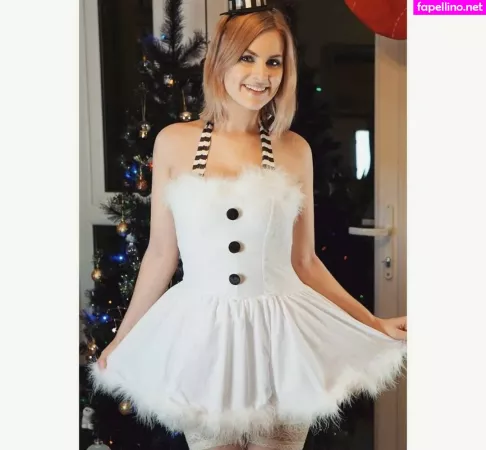 Rose And Rosie OnlyFans Thumbnail #XQENjmS0bV