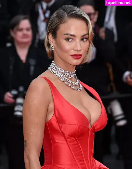 Rose Bertram OnlyFans Thumbnail #URsziH89JP