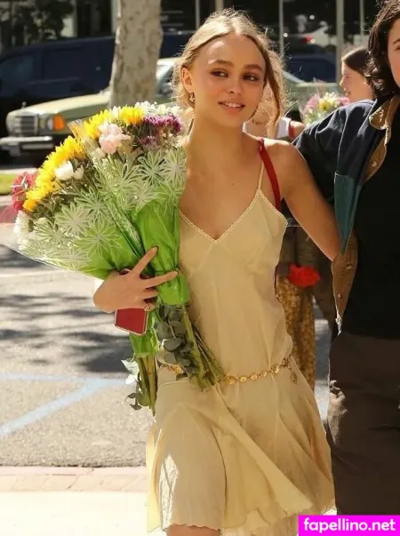 Rose Depp Main Profile Photo