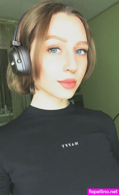 Rose Lunaa OnlyFans Thumbnail #MKUGV1CPyO