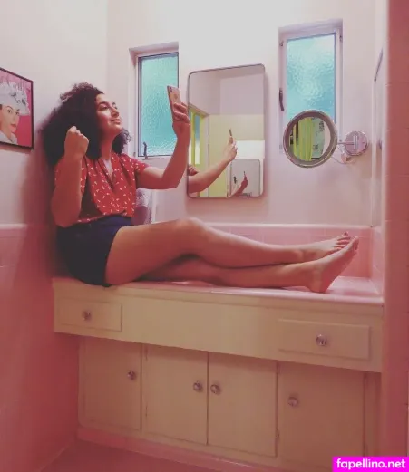 Rose Matafeo OnlyFans Thumbnail #nuNNi9bSOM