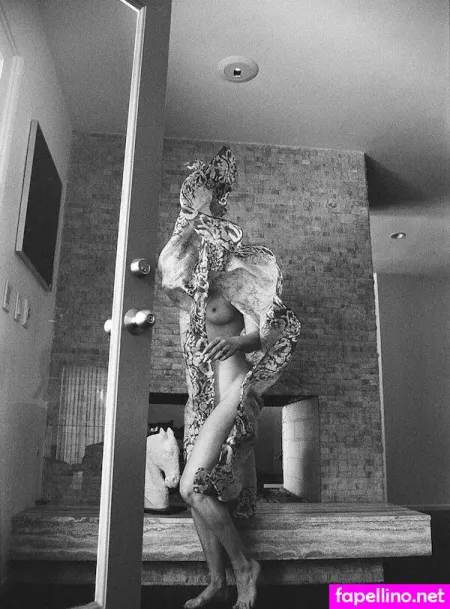 Rose Mc Gowan OnlyFans Thumbnail #LzHvJsXJTs