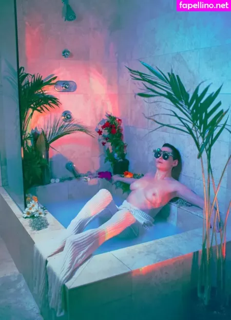 Rose Mcgowan OnlyFans Thumbnail #O6QPUAtaA5