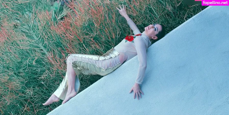 Rose Mcgowan OnlyFans Thumbnail #arAs2Wbjkx