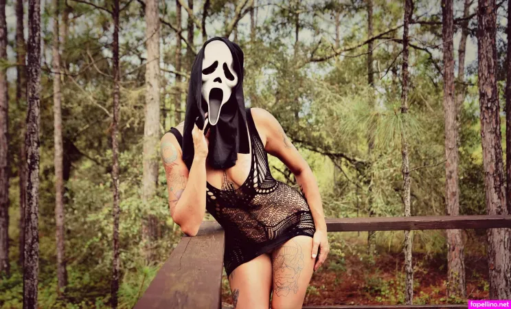 Rose Swallows OnlyFans Thumbnail #T4aZ9MSUYS