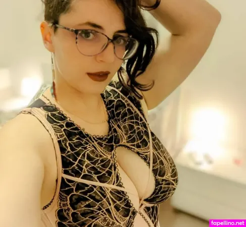 Rose Taylor OnlyFans Thumbnail #uKd4McAfV7