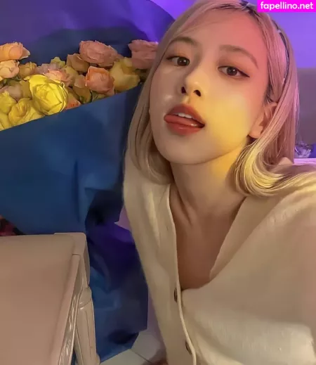 Rose OnlyFans Thumbnail #J5ZKEjiMIL