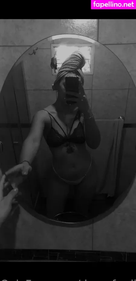 Rosecamxxx OnlyFans Thumbnail #UsrLVECXcf