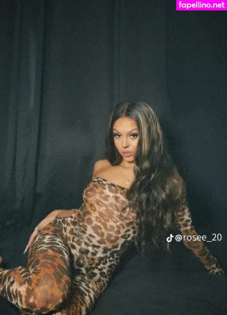Roseebby 20 OnlyFans Thumbnail #5yxZPEBoMu
