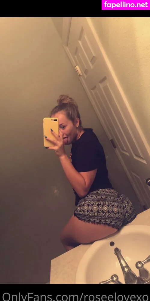 roseelovexo, roselavee_ Nude Leaked OnlyFans Photo #Q1cHiTCjP6
