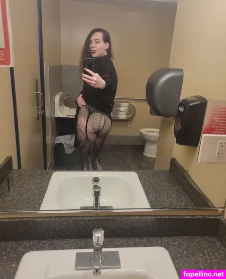 Rosegoldember OnlyFans Thumbnail #gDfSs3b4R8