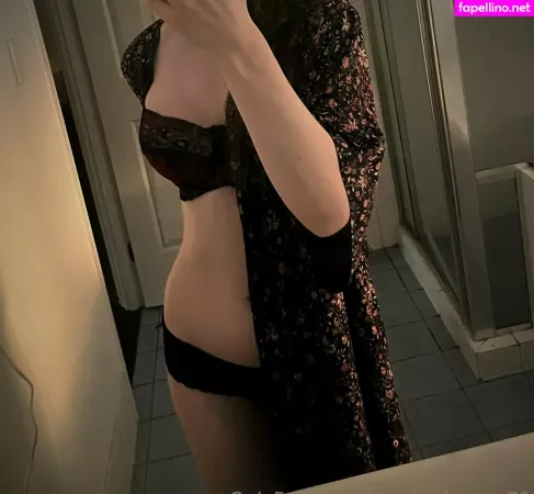 Rosehathaway70 OnlyFans Thumbnail #cy73oExQlZ