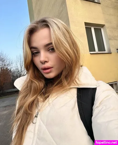 Roselin De OnlyFans Thumbnail #7dBcJhIxx5