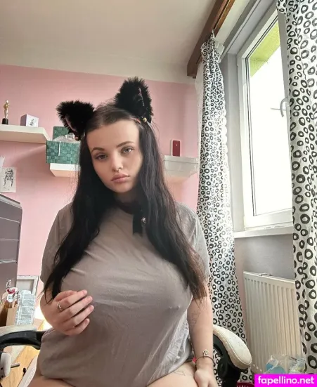 Roselin De OnlyFans Thumbnail #P9DELF4Cr0