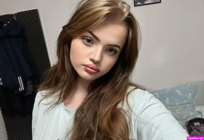 Roselin De OnlyFans Thumbnail #rFPlvSOZvV