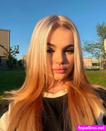 Roselinde OnlyFans Thumbnail #SIhFDy6zIk