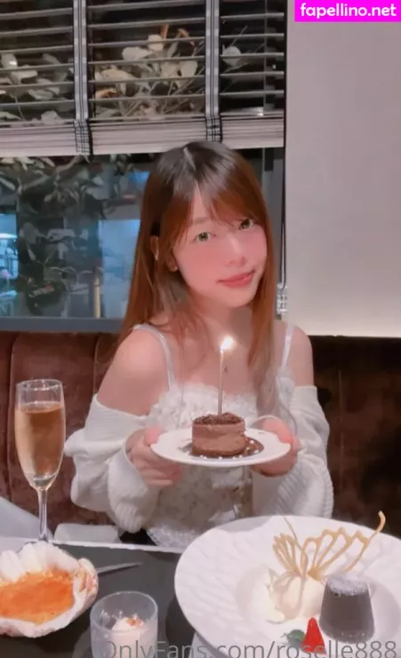 Roselle888 OnlyFans Thumbnail #CKplAt02OI