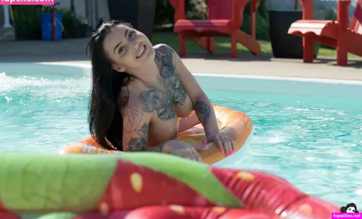 Roselynesimone OnlyFans Thumbnail #Akl0uQKiBv