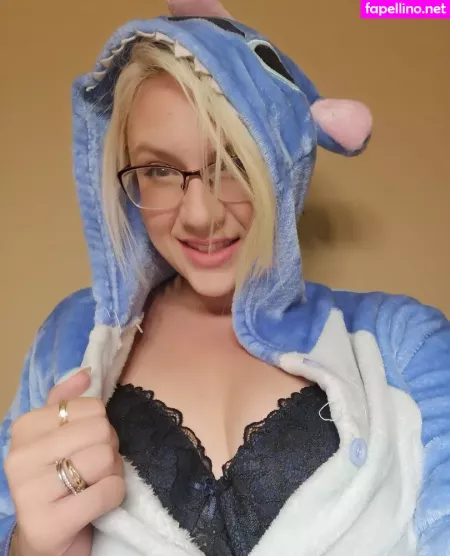 Rosemarine OnlyFans Thumbnail #S9z0pYMWb0