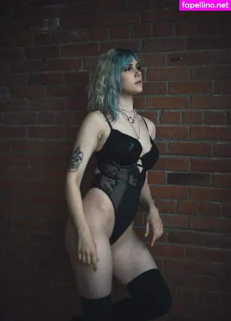 Rosemoontv OnlyFans Thumbnail #QvA0xGQelz