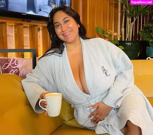 Roserayy OnlyFans Thumbnail #427PqRcPIU