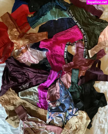 Roseredwood OnlyFans Thumbnail #T14dOgq8oq