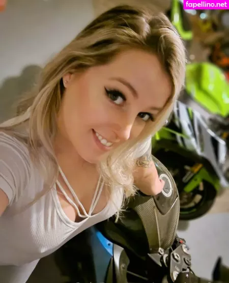 Rosevixenfree OnlyFans Thumbnail #2CzlNL6E4c