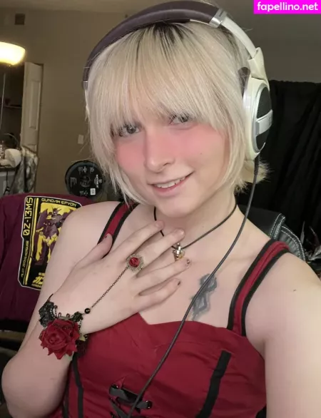 Rosewaltzex OnlyFans Thumbnail #MeFx5ac8Bt