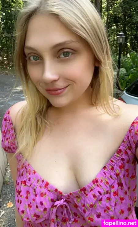 Roseyrey OnlyFans Thumbnail #Tq1dBcwp2m