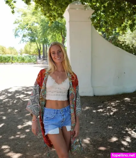 Rosi Walden OnlyFans Thumbnail #tYsMDKO2pz