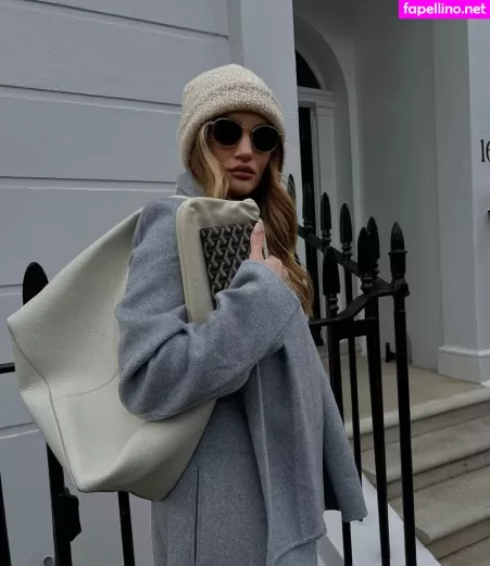 Rosie Huntington Whiteley OnlyFans Thumbnail #TDytMtw5gT