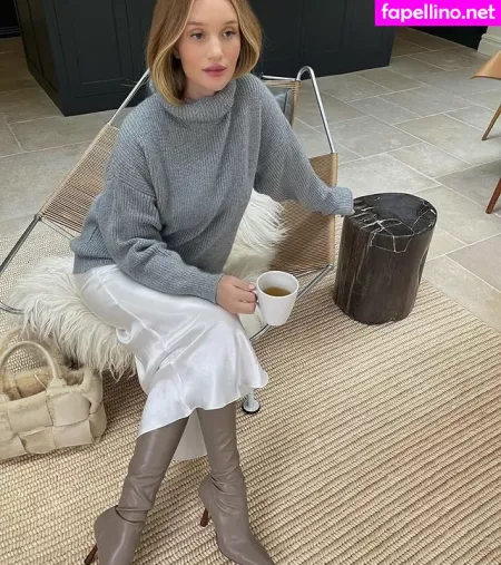 Rosie Huntington Whiteley OnlyFans Thumbnail #X2cLtS9Ew7