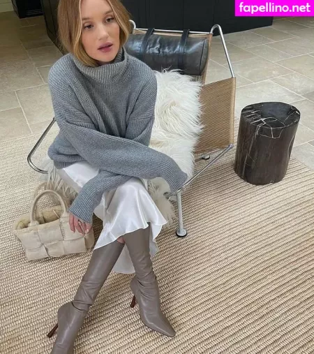 Rosie Huntington Whiteley OnlyFans Thumbnail #ciM1PZx90u