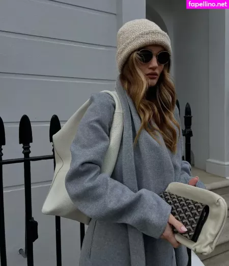 Rosie Huntington Whiteley OnlyFans Thumbnail #eicEfkgaPa