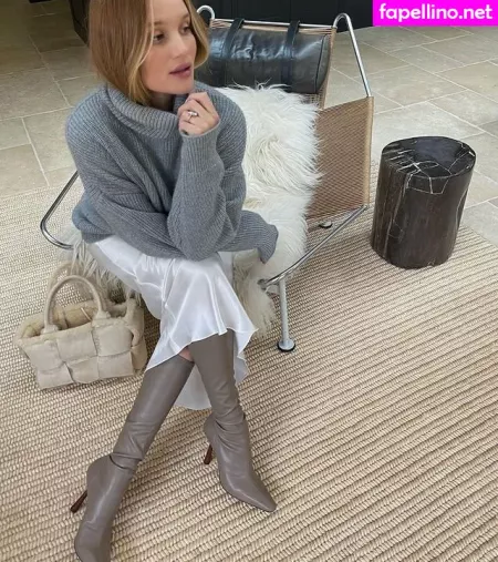 Rosie Huntington Whiteley OnlyFans Thumbnail #wVxeSiTgsi