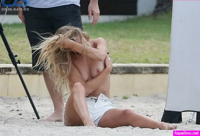 Rosie Huntington OnlyFans Thumbnail #9VmkyGWG50