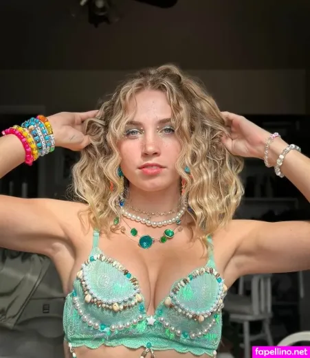 Rosie Jean Ellis OnlyFans Thumbnail #LVPJEcMd2m