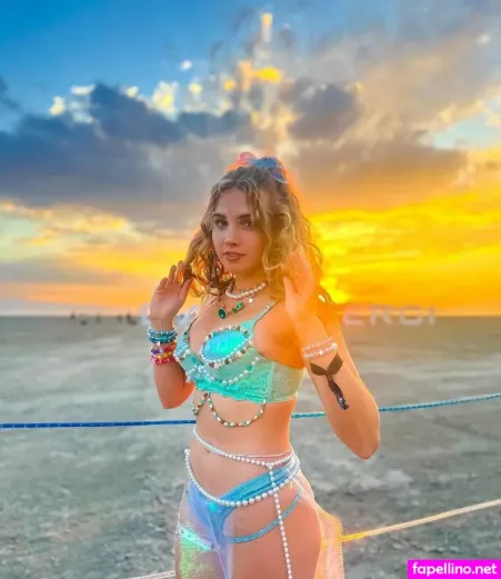 Rosie Jean Ellis OnlyFans Thumbnail #W5NlCvwxbe