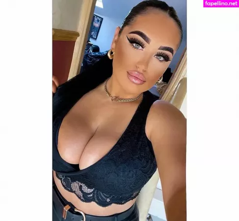 Rosie May OnlyFans Thumbnail #c3IHNOq5yv